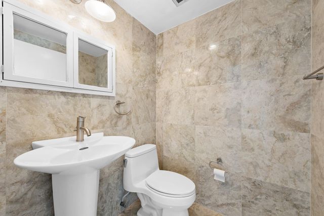 3003 Terramar Street 205, Fort Lauderdale, FL 33304