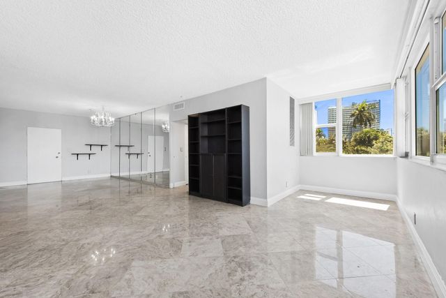 3003 Terramar Street 205, Fort Lauderdale, FL 33304