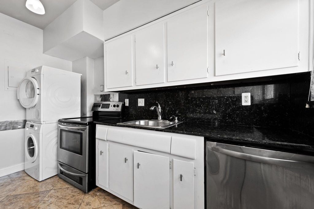 3003 Terramar Street 205, Fort Lauderdale, FL 33304