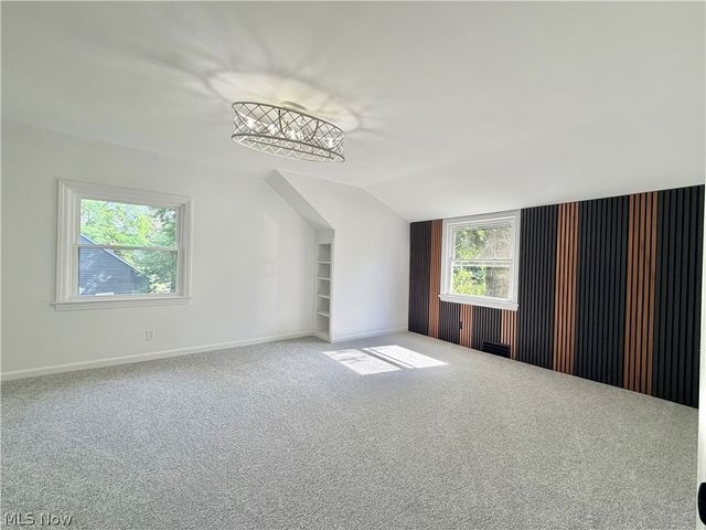 5751 Onaway Oval, Parma, OH 44130