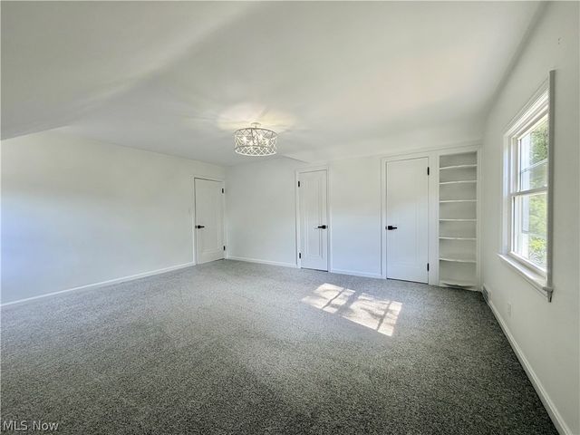 5751 Onaway Oval, Parma, OH 44130