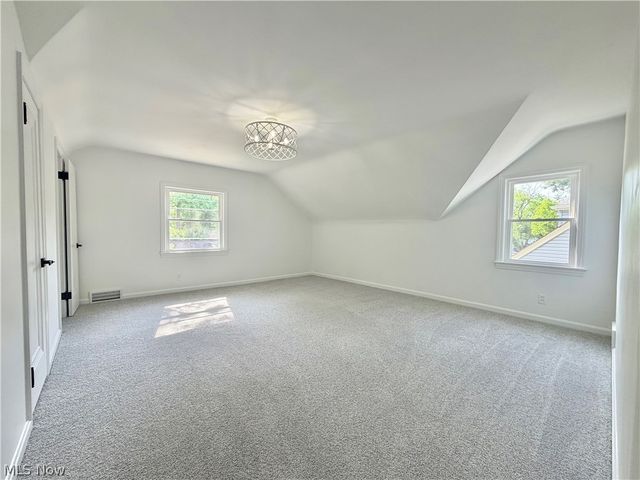 5751 Onaway Oval, Parma, OH 44130
