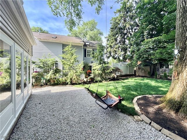 5751 Onaway Oval, Parma, OH 44130