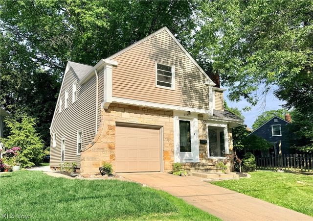 5751 Onaway Oval, Parma, OH 44130