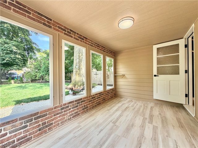 5751 Onaway Oval, Parma, OH 44130