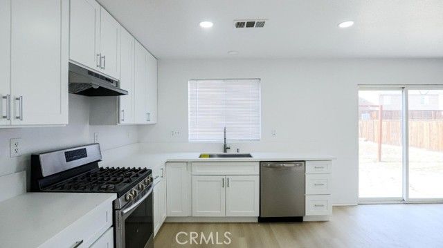 9476 Plum Court, Hesperia, CA 92345