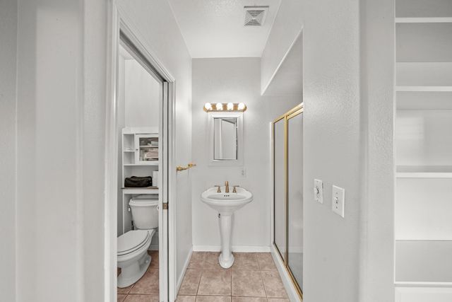 5001 Boyd Dr, Carmichael, CA 95608