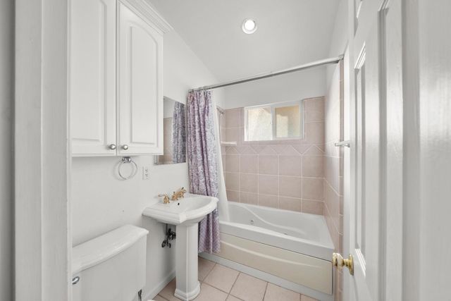 5001 Boyd Dr, Carmichael, CA 95608