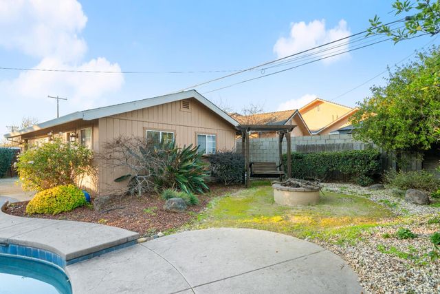 5001 Boyd Dr, Carmichael, CA 95608