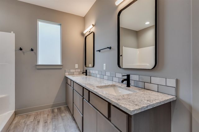 3413 S capri, Wichita, KS 67210