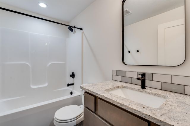 3413 S capri, Wichita, KS 67210