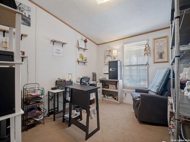 264 County Road 7710, Devine, TX 78016