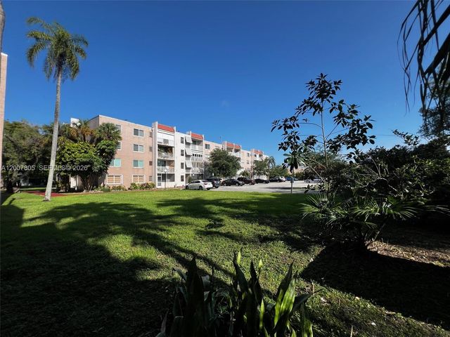 8411 NW 8th Street 105, Miami, FL 33126