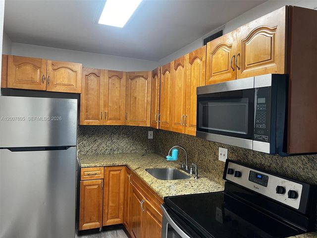 8411 NW 8th Street 105, Miami, FL 33126