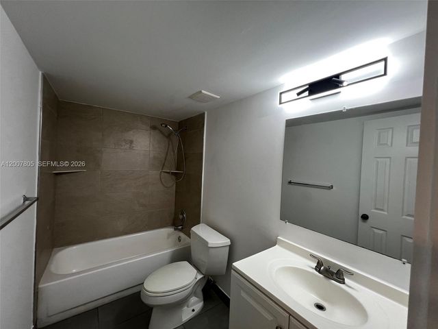 8411 NW 8th Street 105, Miami, FL 33126