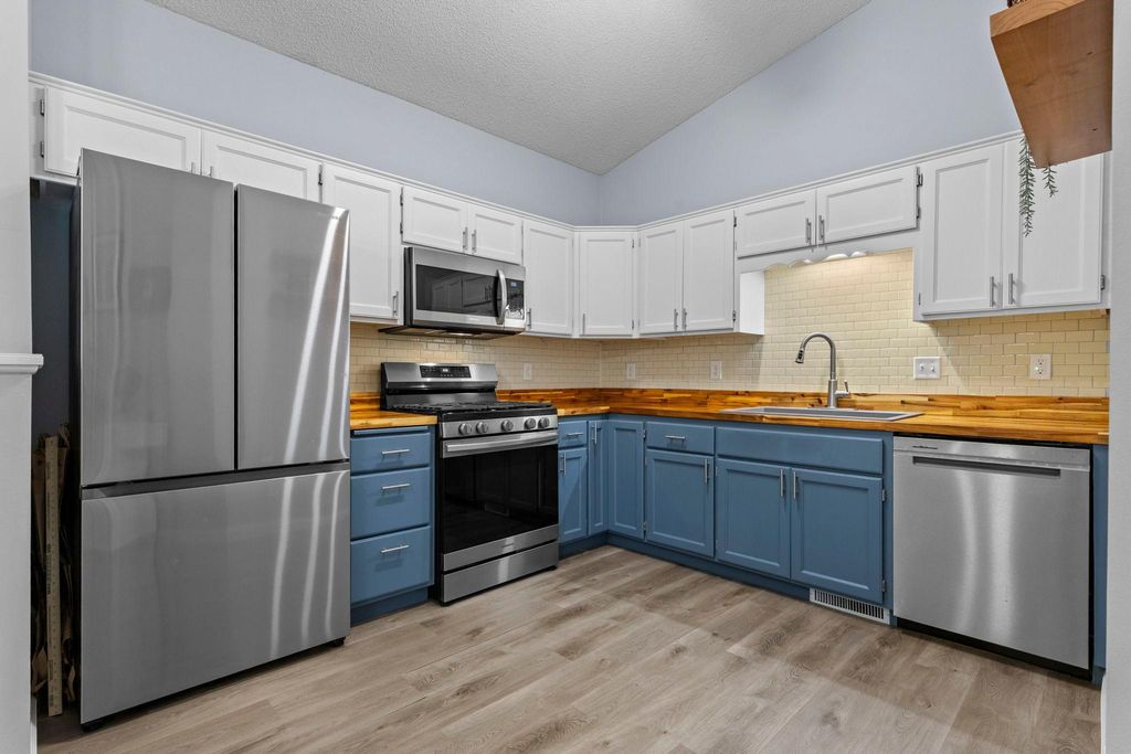 26260 3rd Street W, Zimmerman, MN 55398 — photo 2