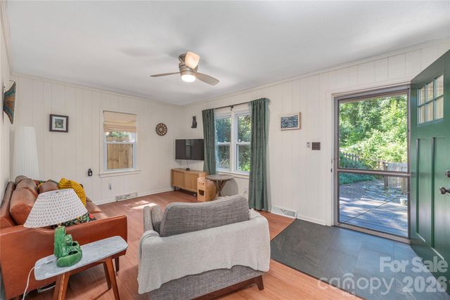 37 Wilmington Street, Asheville, NC 28806