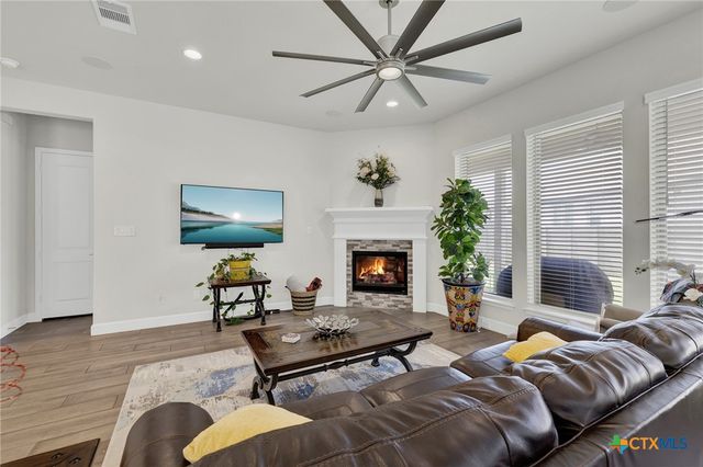 415 Bridle Trail, New Braunfels, TX 78132