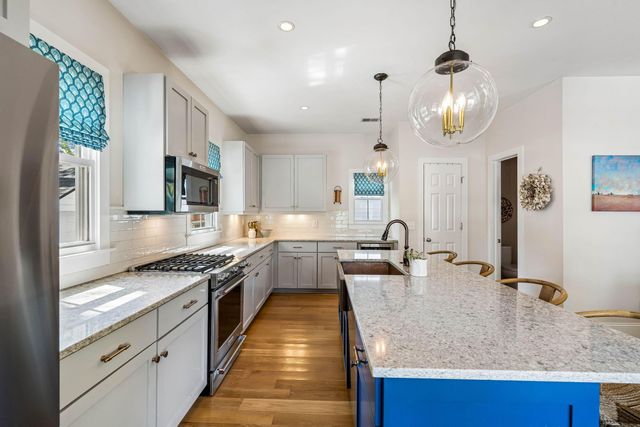 22 Pearl Avenue, Mount Pleasant, SC 29464