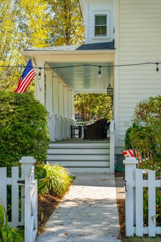 22 Pearl Avenue, Mount Pleasant, SC 29464