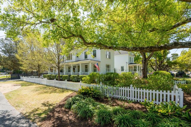 22 Pearl Avenue, Mount Pleasant, SC 29464