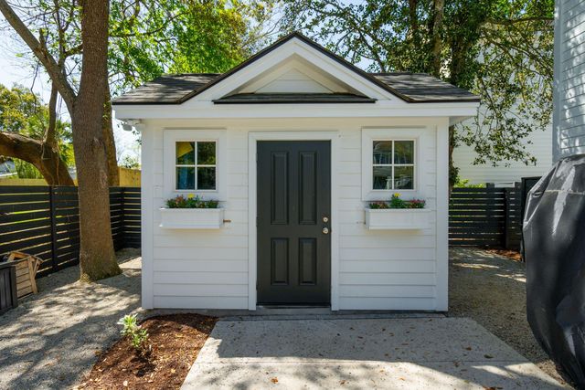 22 Pearl Avenue, Mount Pleasant, SC 29464