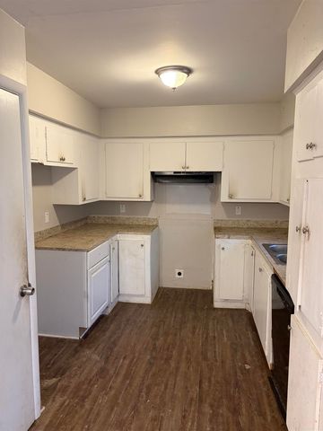 202 S Claremont Avenue, Sherwood, AR 72120