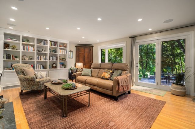 86 Common Street 86, Belmont, MA 02478