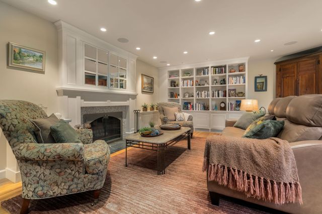 86 Common Street 86, Belmont, MA 02478