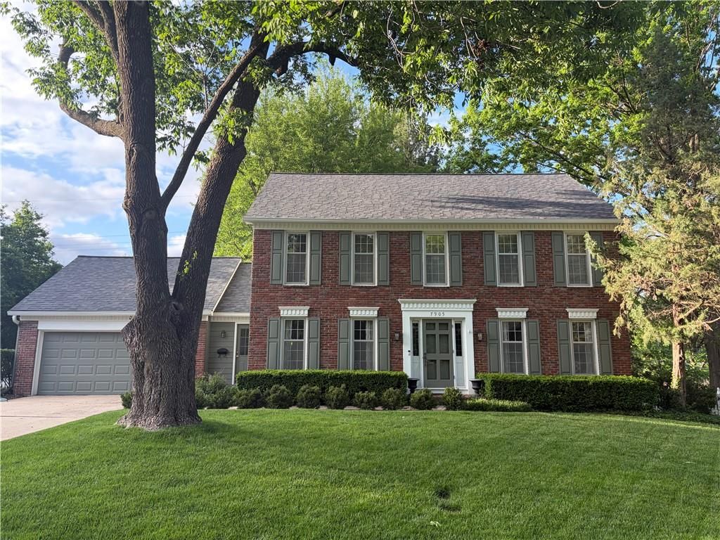7905 Sagamore Road, Leawood, KS 66206