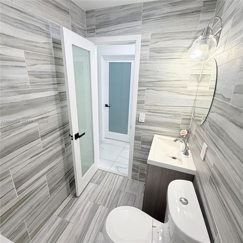 10305 SW 149th Terrace single, Miami, FL 33176