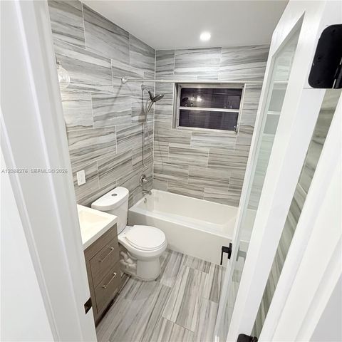 10305 SW 149th Terrace single, Miami, FL 33176