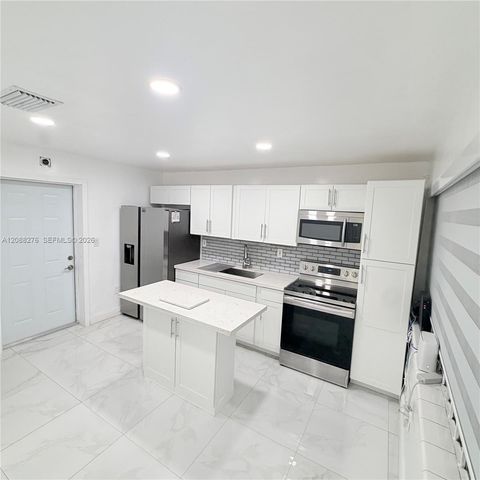 10305 SW 149th Terrace single, Miami, FL 33176