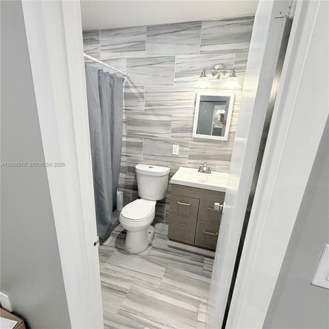 10305 SW 149th Terrace single, Miami, FL 33176