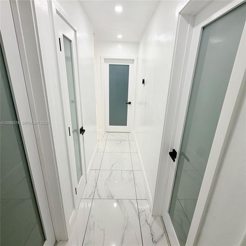 10305 SW 149th Terrace single, Miami, FL 33176