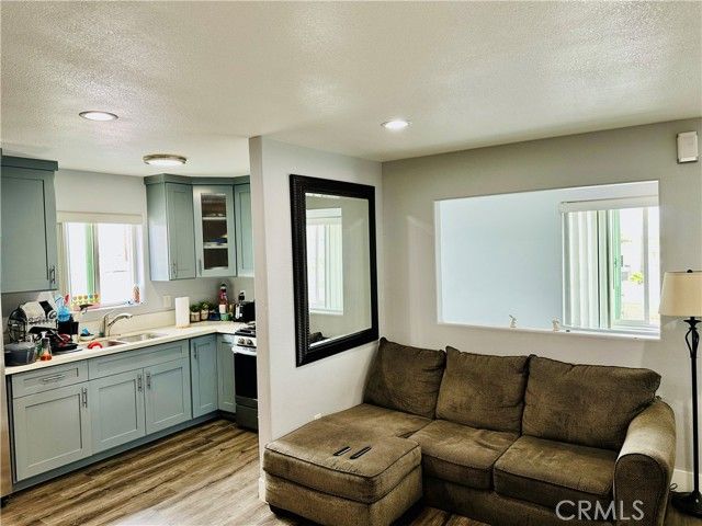 1311 E Pacific Coast, Wilmington (los Angeles), CA 90744