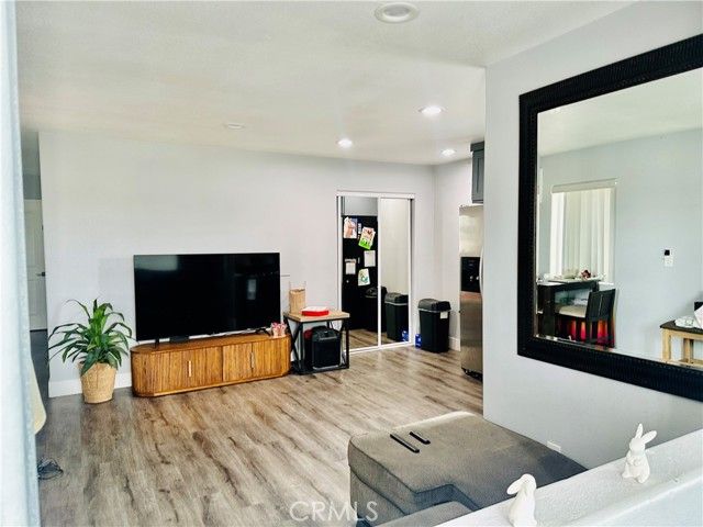 1311 E Pacific Coast, Wilmington (los Angeles), CA 90744