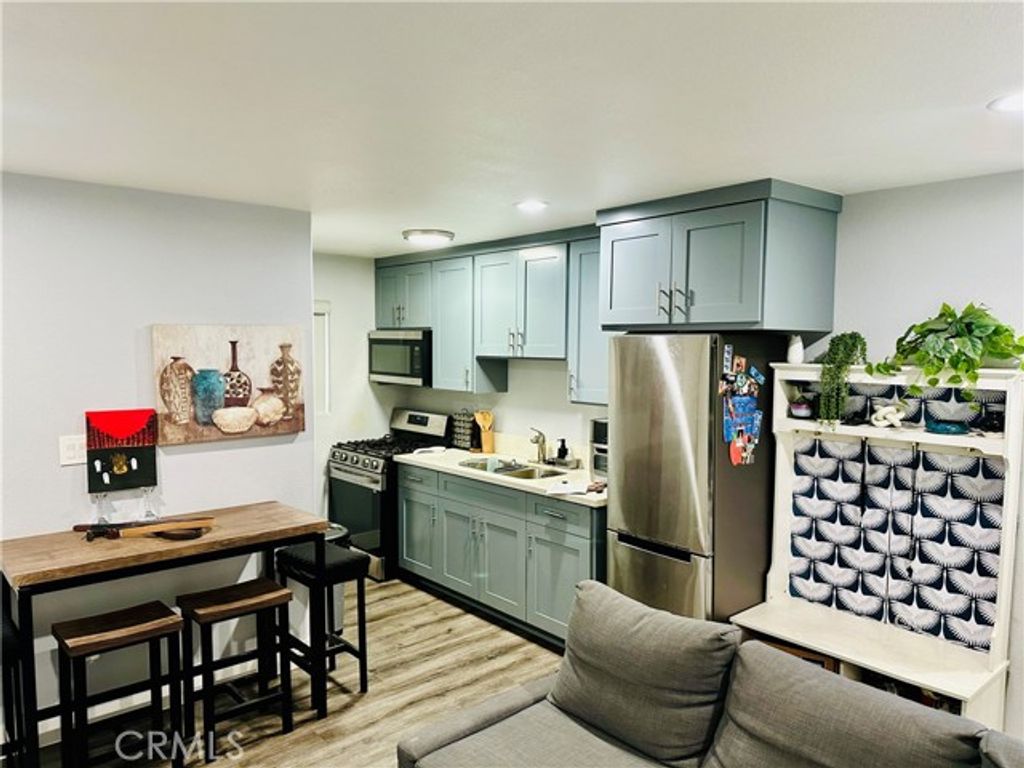 1311 E Pacific Coast, Wilmington (los Angeles), CA 90744