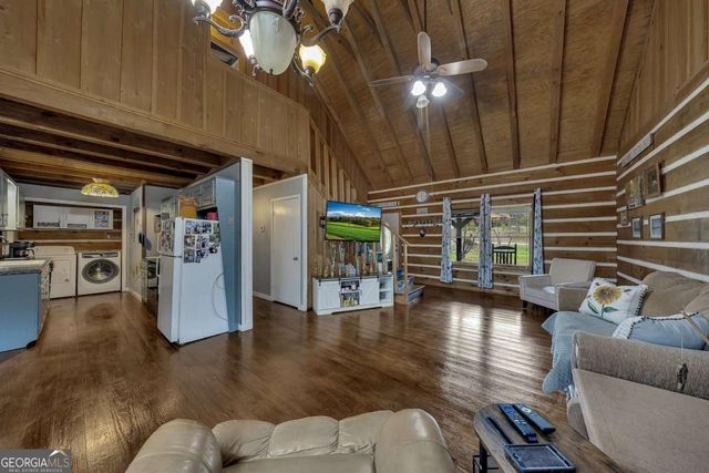 91 Oak Hill Drive NE, White, GA 30184