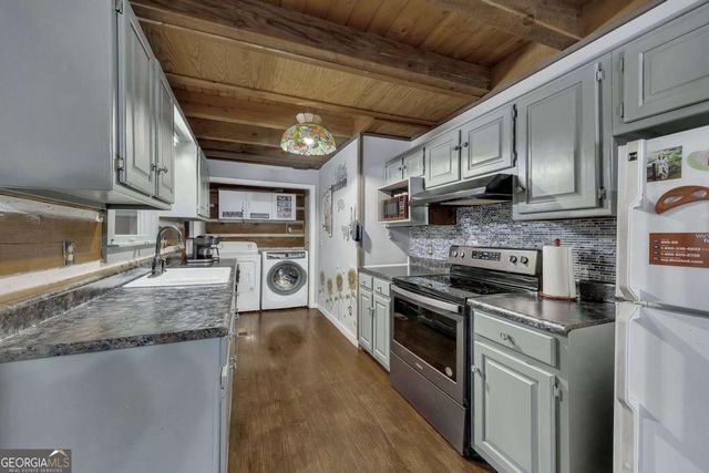 91 Oak Hill Drive NE, White, GA 30184