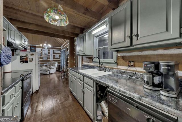 91 Oak Hill Drive NE, White, GA 30184