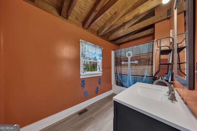 91 Oak Hill Drive NE, White, GA 30184