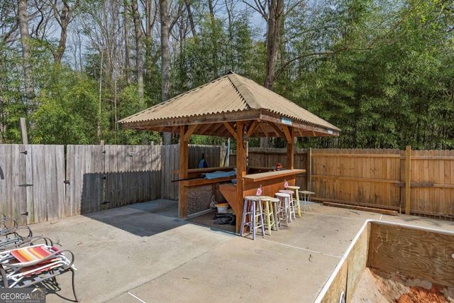 91 Oak Hill Drive NE, White, GA 30184