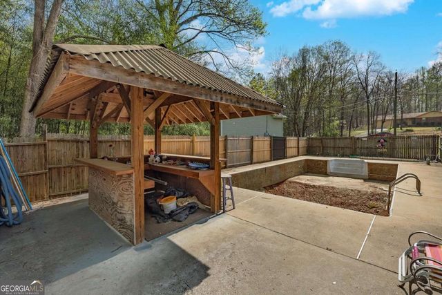 91 Oak Hill Drive NE, White, GA 30184