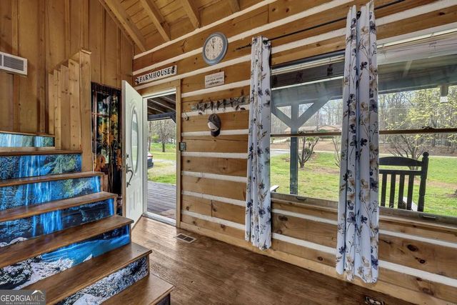 91 Oak Hill Drive NE, White, GA 30184