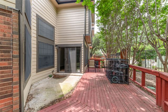 402 Santa Fe Trail 37, Irving, TX 75063