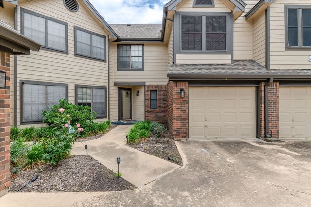 402 Santa Fe Trail 37, Irving, TX 75063