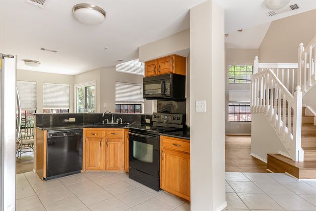 402 Santa Fe Trail 37, Irving, TX 75063