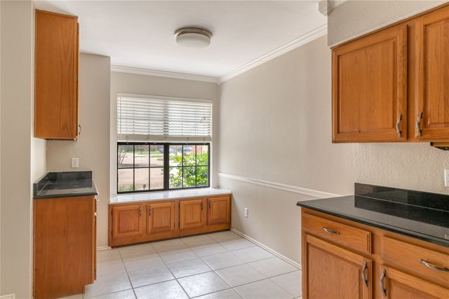 402 Santa Fe Trail 37, Irving, TX 75063