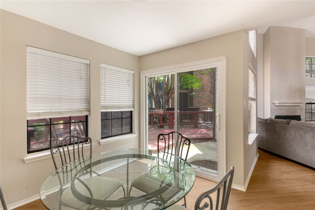 402 Santa Fe Trail 37, Irving, TX 75063